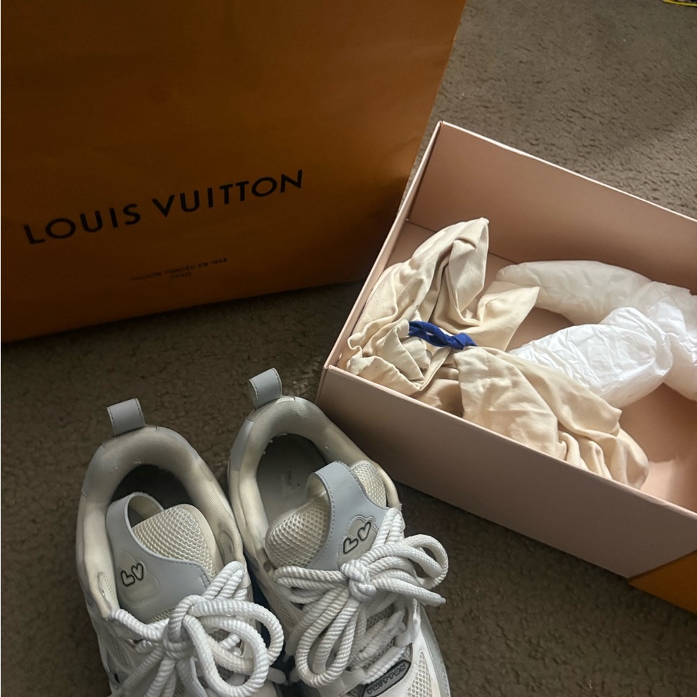 Louis Vuitton Cream and White Low-Top Sneakers - Picture 6 of 6